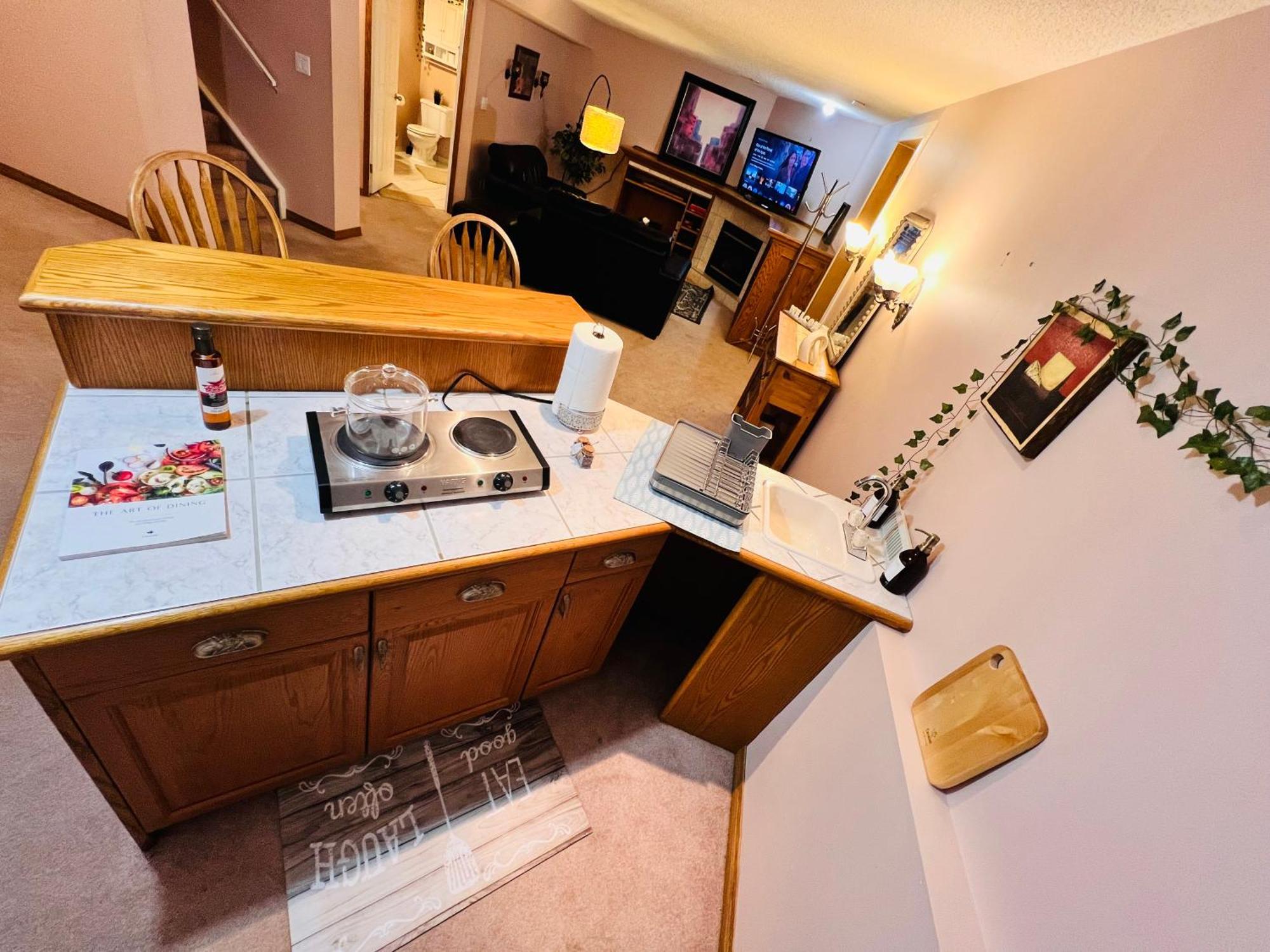 A Classic Homely Basement Suite! Chestermere Luaran gambar